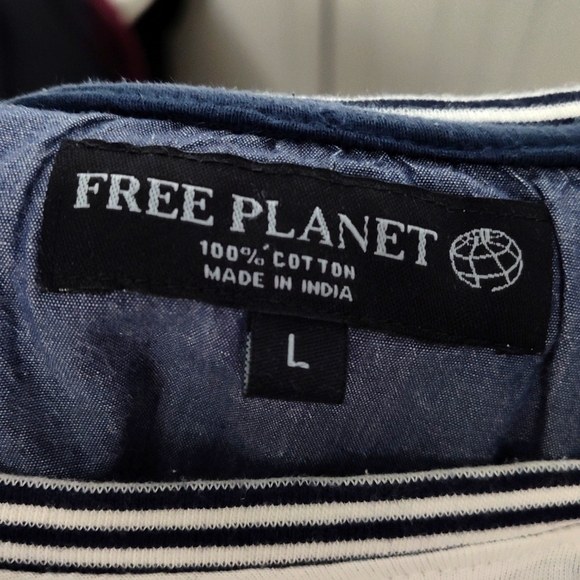 Comfortable T-Shirt - Picture 3 of 3